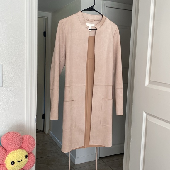 H&M Jackets & Blazers - 🌼 H&M Tan Longline Suede feeling/looking material Blush Coat